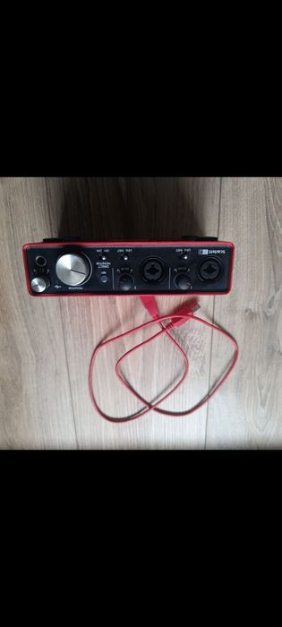 Звуковая карта focusrite 2i2