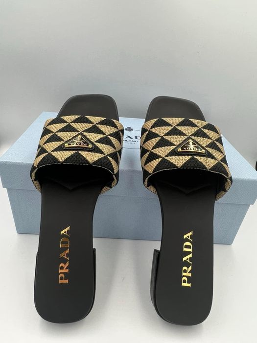 Papuci Prada 37 originali