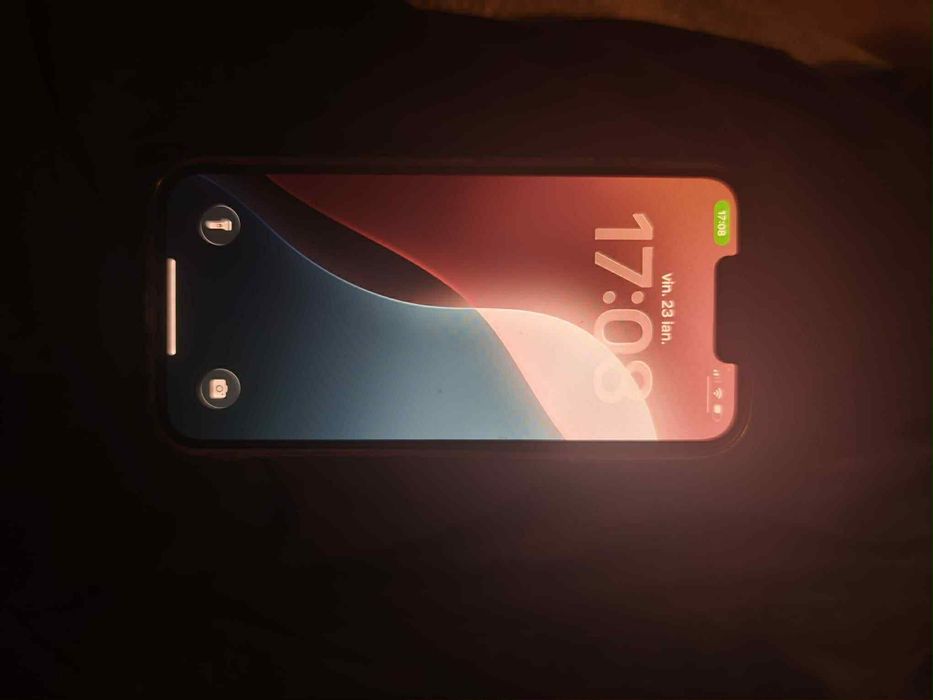 Vând iphone 13 128GB