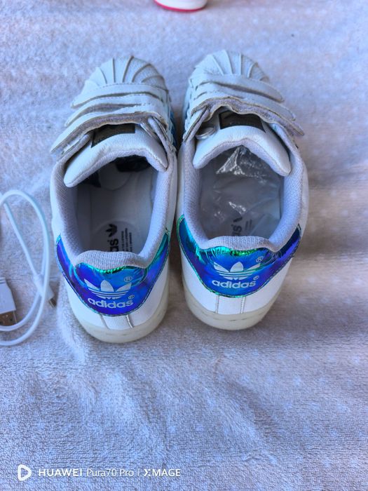 Детски светещи маратонки Adidas номер 32 стелка 20см