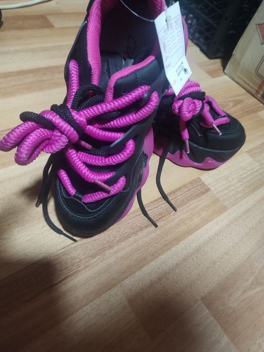 Adidași , mărimea 38