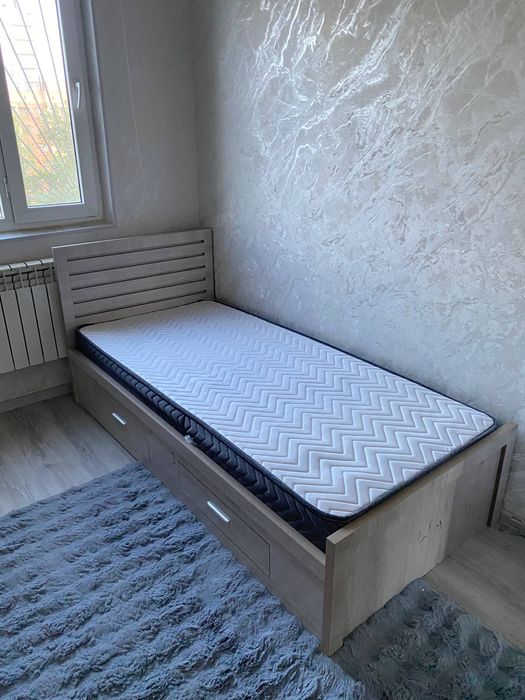Крават матраси билан