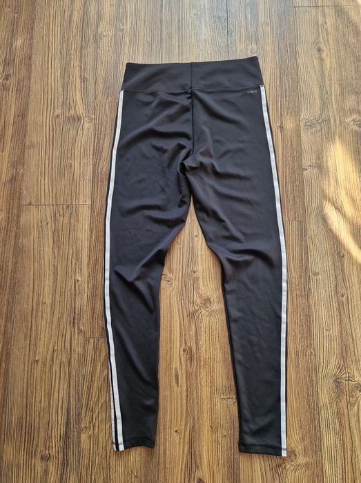 Страхотно дамско долнище клин ADIDAS
размер L, без забележки като ново