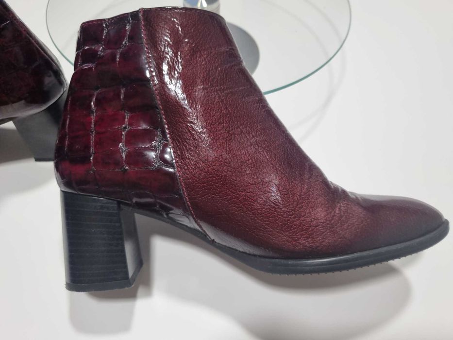 Елегантни боти от естествена кожа, цвят бордо, р-р 39, ток 6,5 см