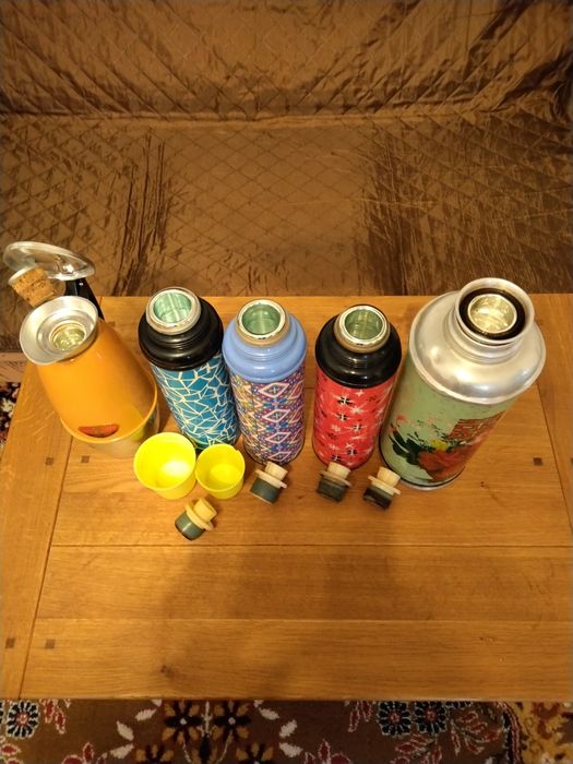 Продавам стари термуси от времето преди 1990 г.