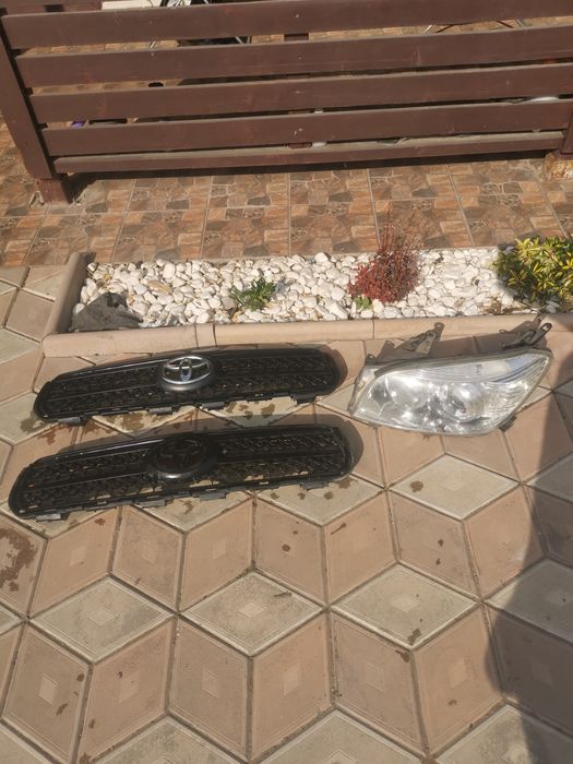 Far stânga grila radiator Toyota rav4 2006/2007/2008/2009