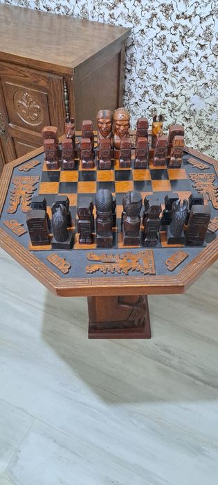 Дървена маса за шах