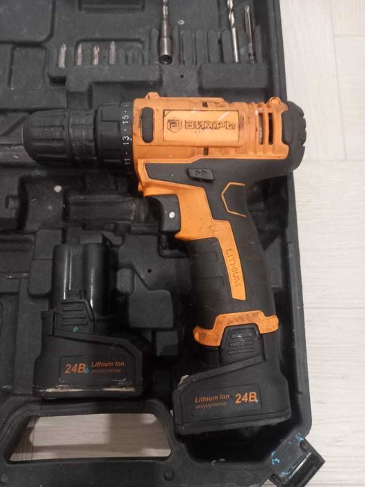 Продам  шуруповерт Вихрь