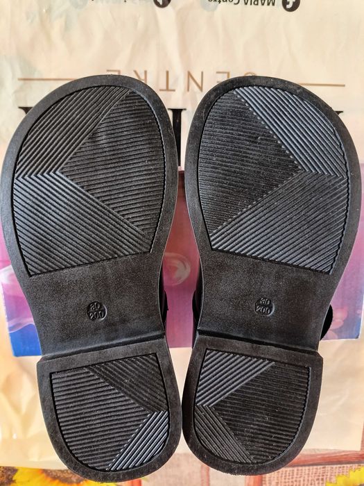 Чисто нови детски обувки. Номер 30