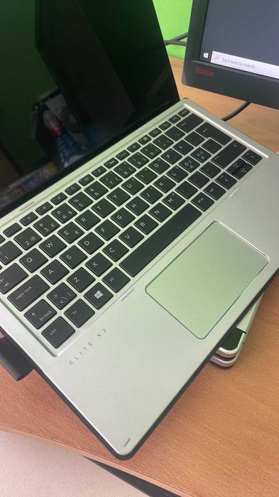 Лаптоп/Таблет 2-в-1 HP Elite x2 1012 G2