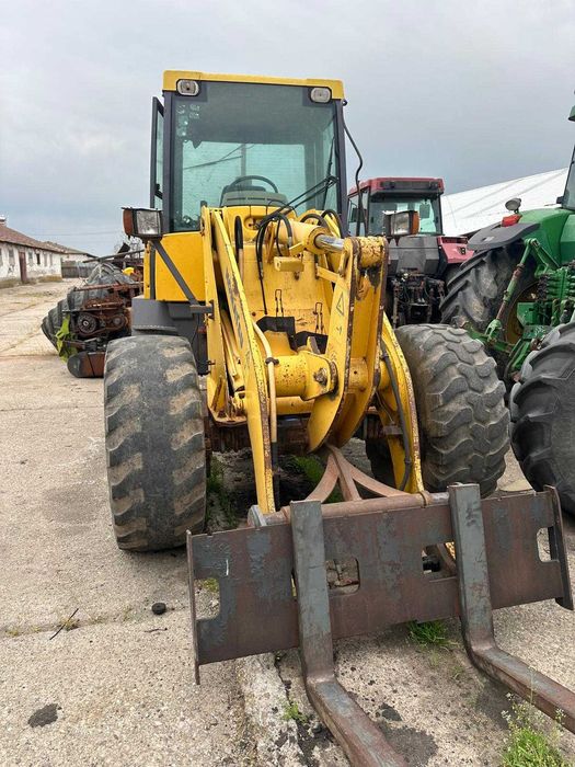 Incarcator Komatsu WA95 + furci paleti + cupa