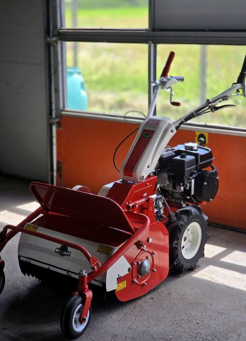 Tocator vegetatie mașină tuns iarbă înaltă Ultra Profesionala Herkules Made in Japan  motor Honda GX  diferențial blocabil 3 viteze ca nou!