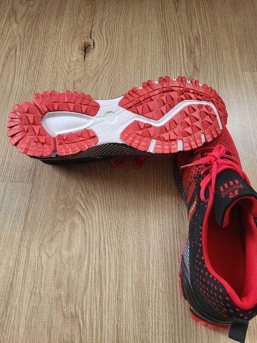 Продавам маратонки нови