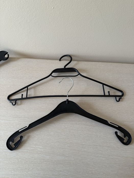 Закачалки различни видове – голямо количество / за магазин за дрехи