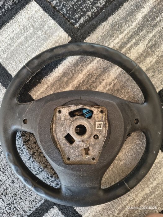 VAND Volan BMW seria 5 F10 F11 / seria 7 F01 F02 - cu comenzi LIM + airbag