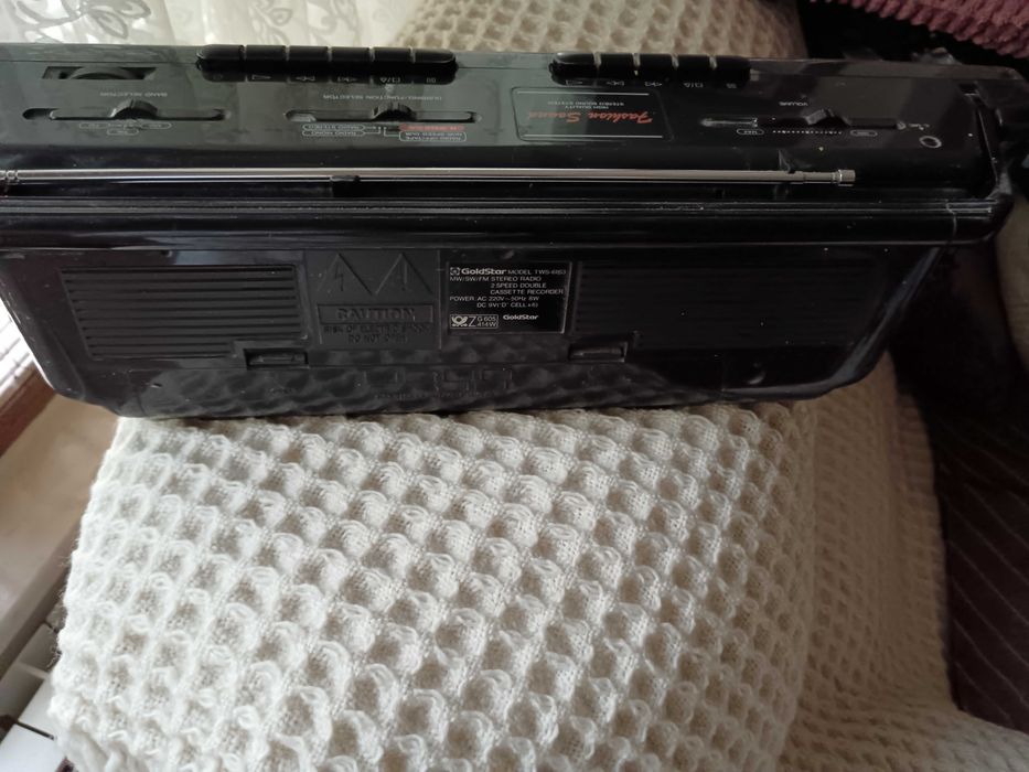 Продавам изгодно напълно запазен радио-касетофон Gold star stereo double cassette recorder 45 euro