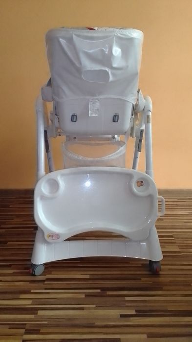 Столче за хранене с табличка