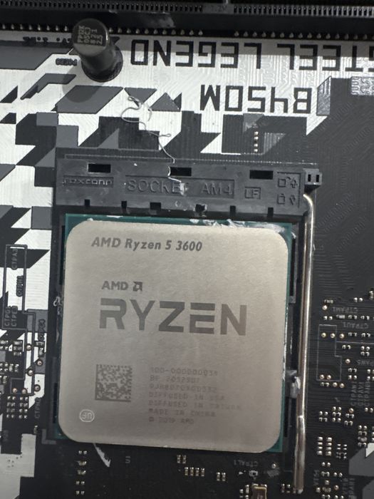 Дъно с Процесор Ryzen 5