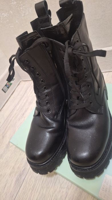 Продам женскую обувь