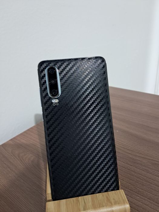 Продаю Huawei p30