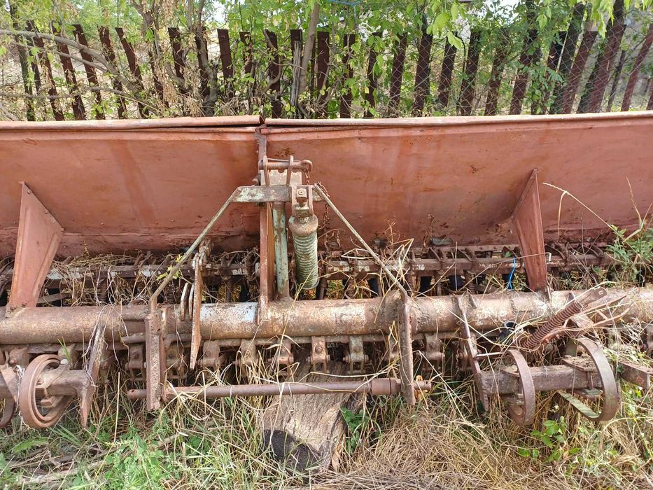 Vand tractor si utilaje agricole Ripiceni jud. Botosani