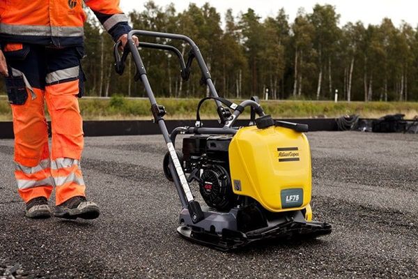 Аренда трамбовка виброплита кенгуру Prokat trambovka kenguru vibroplit