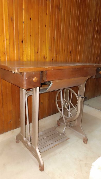 Стара ретро шевна машина