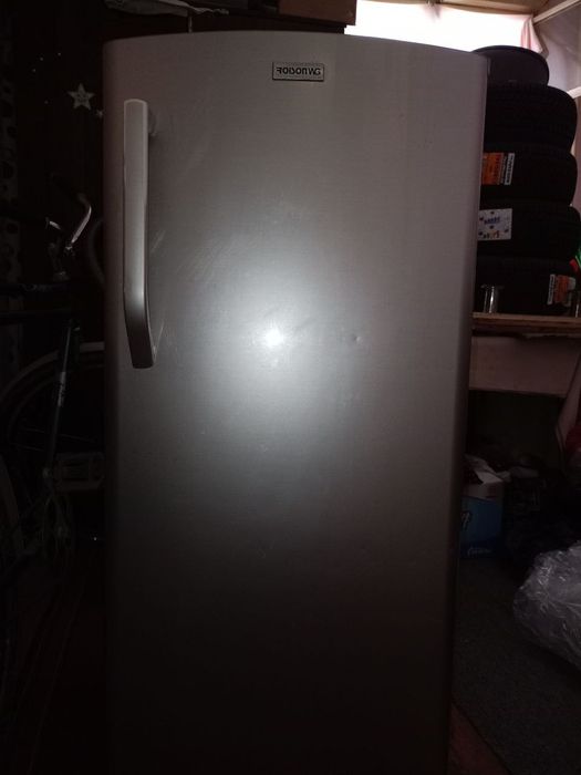 Продам холодильник а хорошем состоянии на ремонте не был работает хоро