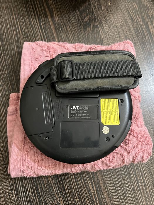 Продам дисковый плеер jVC
