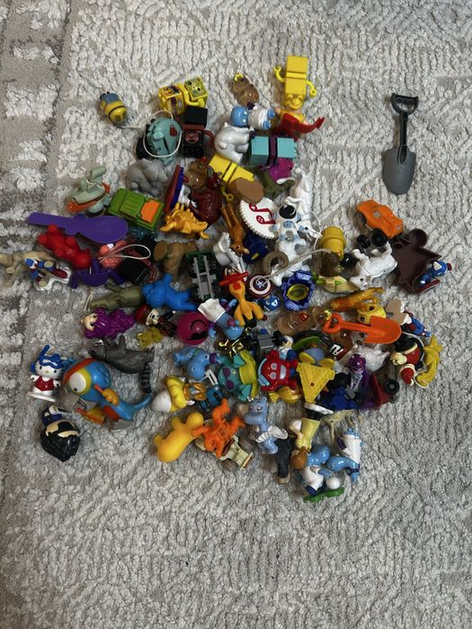 Продам много игрушек для мальчиков