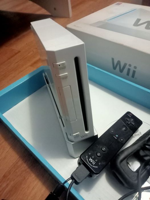 Продам приставку Wii
