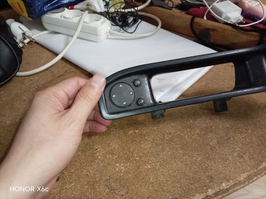 Продам регулировка зеркал Ауди 80б3/б4