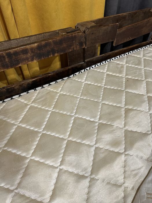 Продам матрас с кроватью