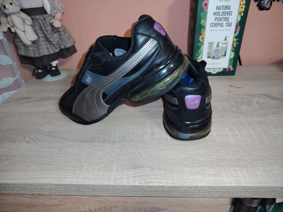 Adidas piele in stare foarte buna ,confortabili și comozi..