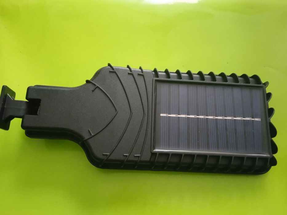 Соларна улична лед лампа с датчик за движение