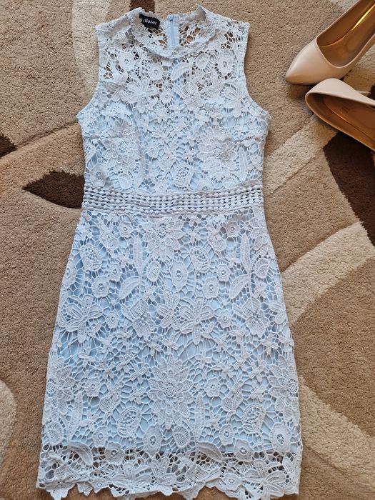 Официални рокли, червена с едно рамо и синя дантелена