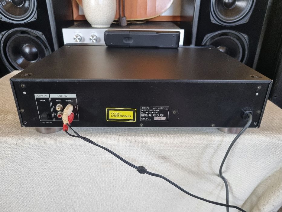 Sony CDP-990. Perfect functional. 18 Bit. Impecabil