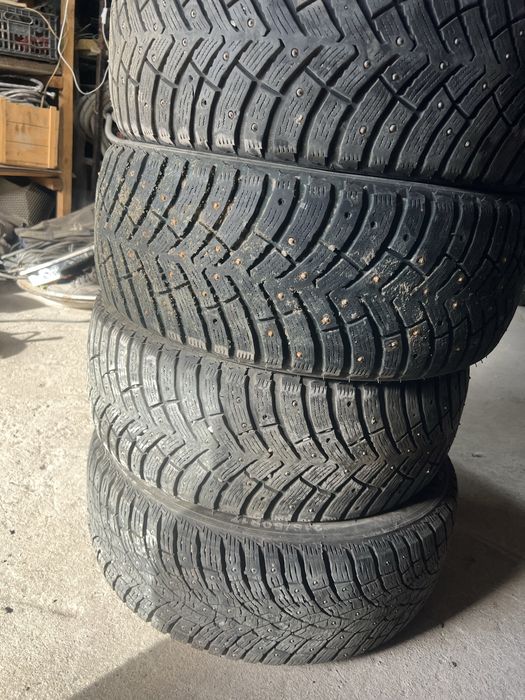 Nexen 215/50 17 зима шипы