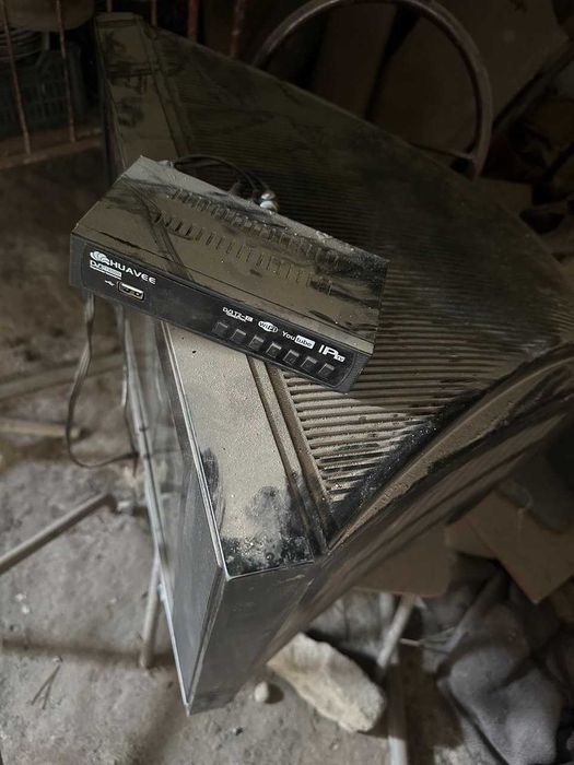 TV hamda tuner sotiladi.