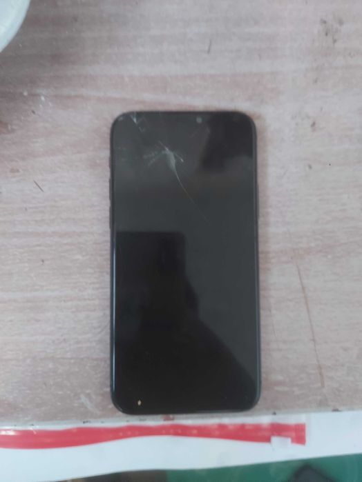 Iphone 11 pro max за части ( само дисплея не работи)