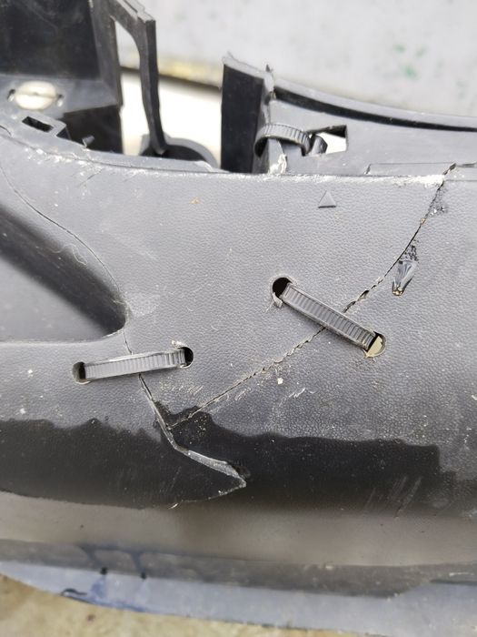 Части за предна броня Seat Leon