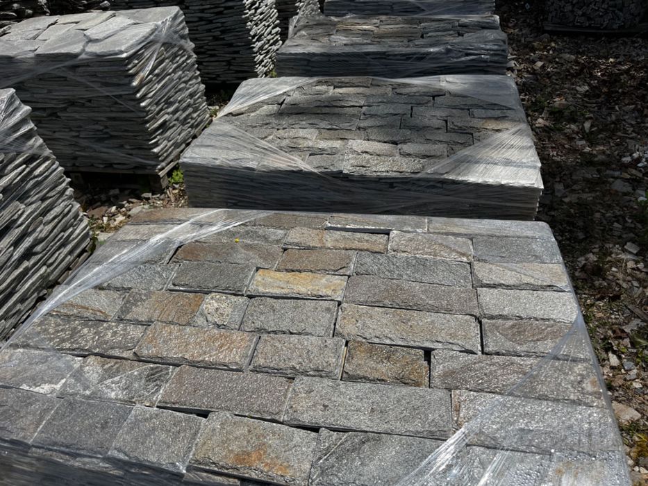 Металик оформен гнайс за облицовка