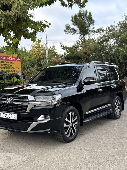 Tayota Land cruiser 200