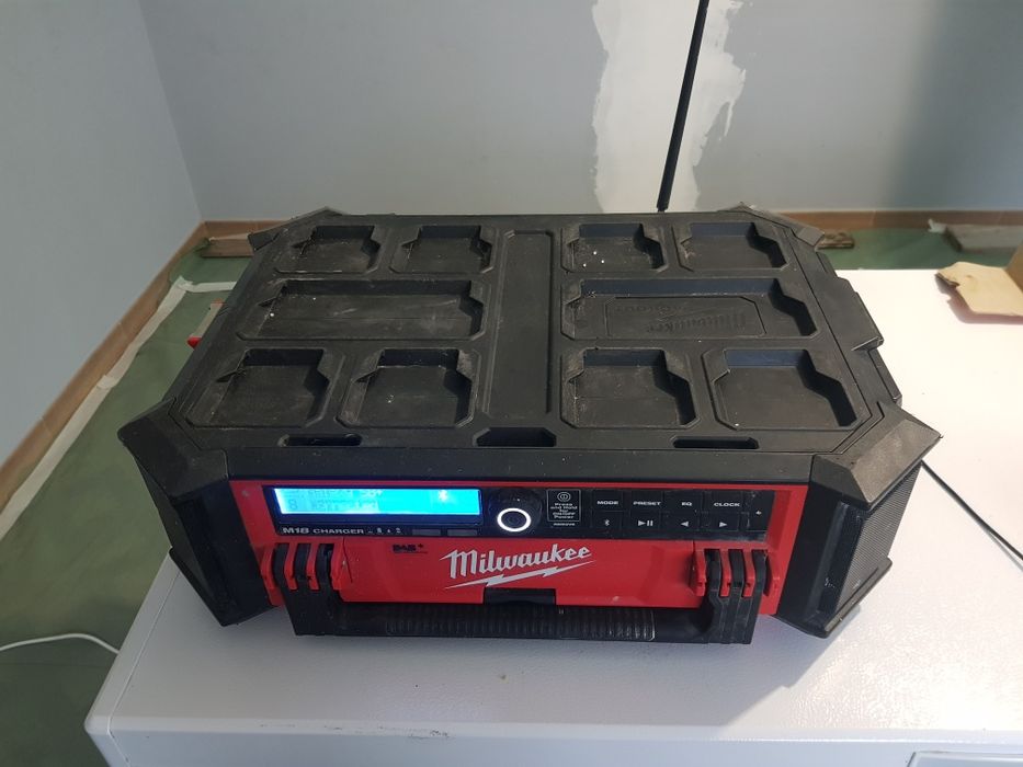 Vand radio milwaukee m18