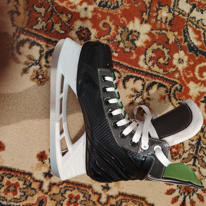 Продам коньки  Bauer XLS НОВЫЕ