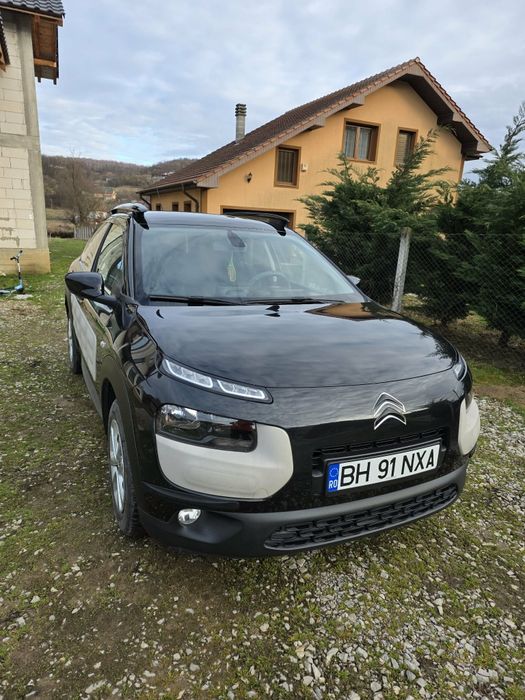 Vând Citroen C4 Cactus