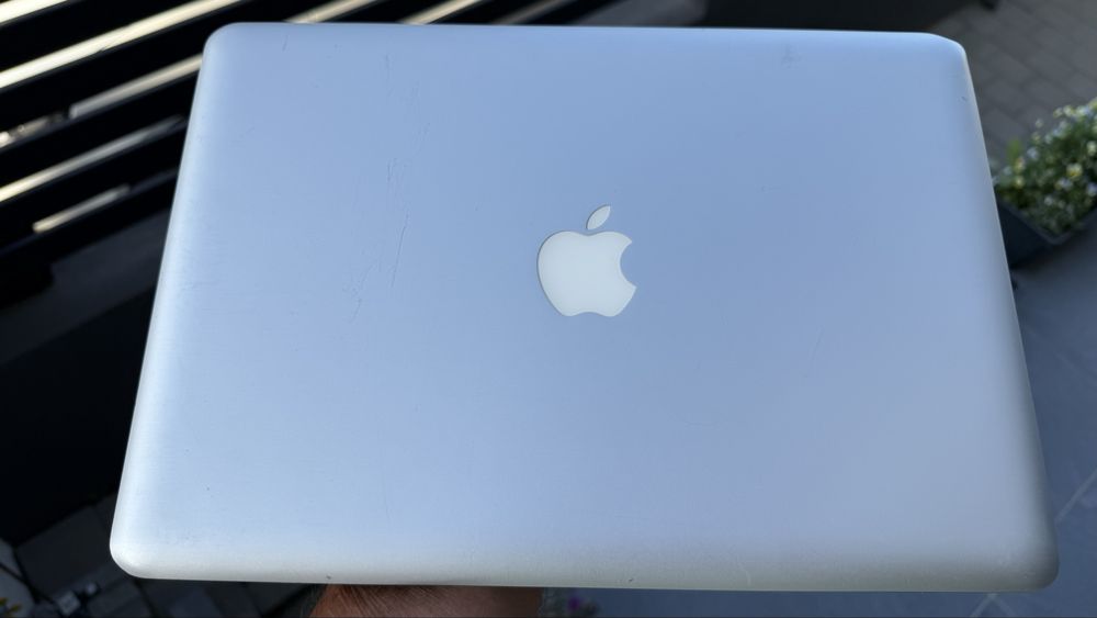 Macbook pro 15 i7 late 2011 1tb 8gb ram si pro 13 mid 2012 i5 8gb 500gb