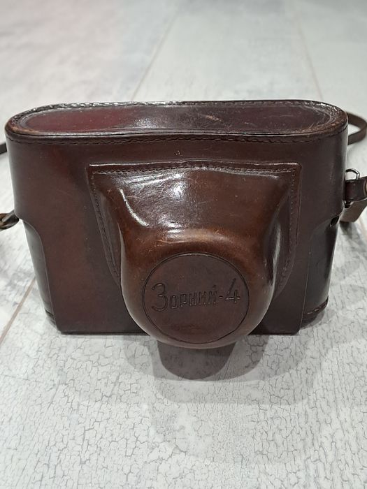 Фотоапарат Зоркий-4