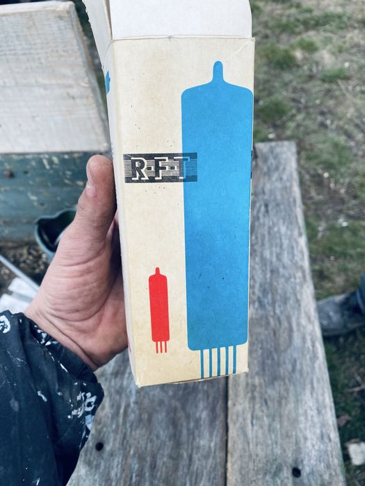 2 броя колекционерски цифрови лампи WF(Werk für Fernsehelektronik)