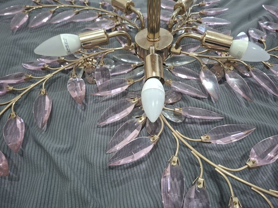 Продам люстру срочно